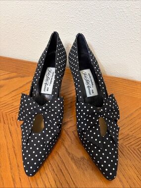 Sacha London Black and White Polka Dot Bow Pointed Toe Pumps heels. Size 8.5 AA